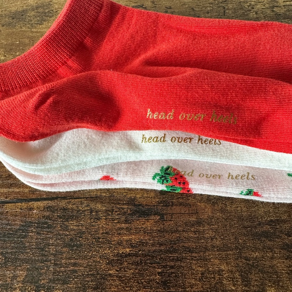 kate spade 3 Pack Women’s Pink Strawberry Low Cut Socks Red & White NWT - Picture 4 of 4
